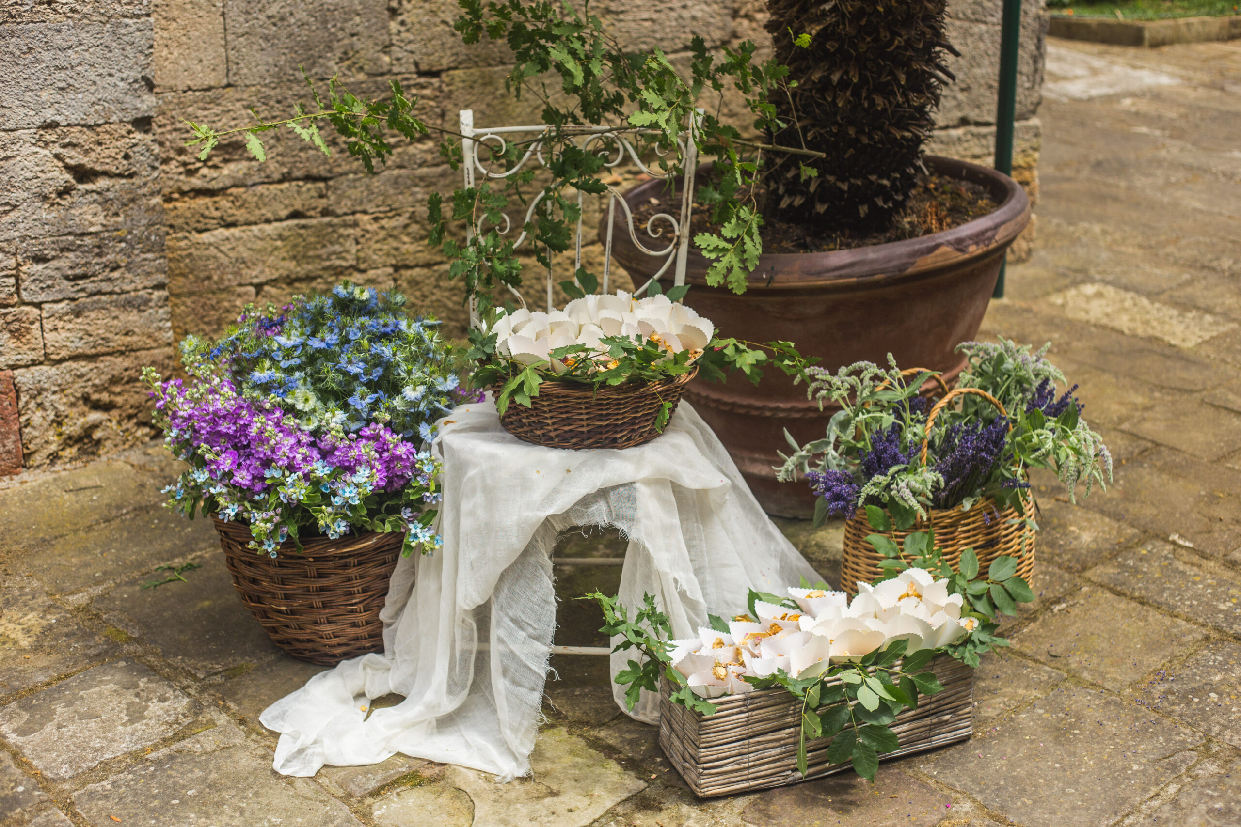 Wedding Planner a Pisa. Fabio e Giulia sposi a Terricciola. Giulia Alessandri, Wedding Planner: progettazione e coordinazione matrimoni in Toscana.